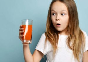 Why You Shouldn't Give Fruit Juice To Your Kids